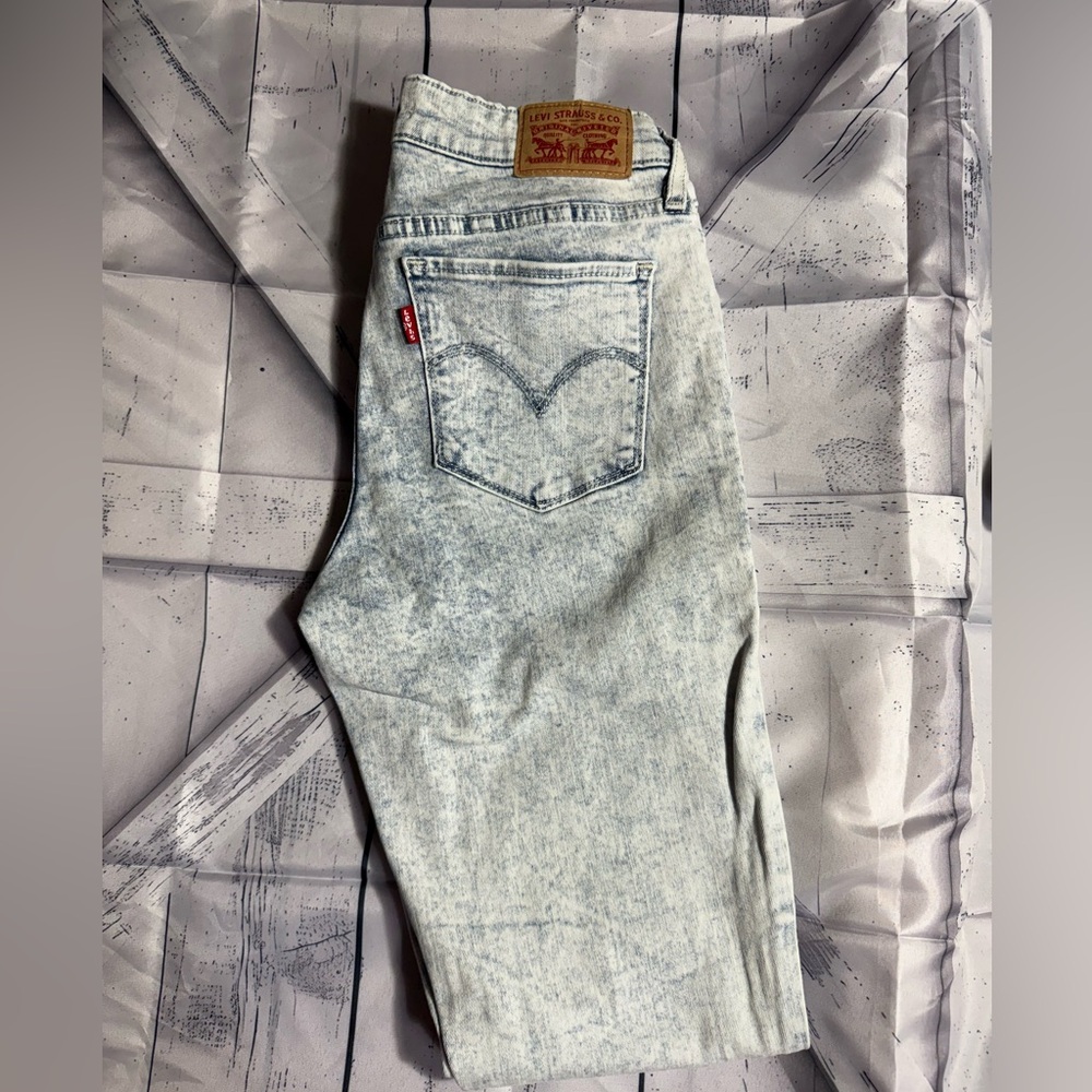 Levi’s 711 white wash skinny jeans